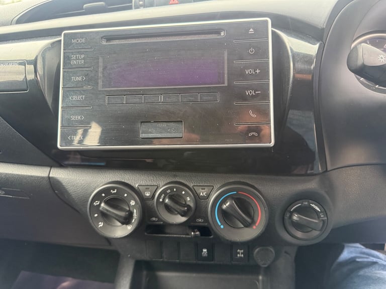 2019 Toyota Hi-lux 2.4 D-4D Active Pickup Double Cab 4dr Diesel Manual 4WD Euro