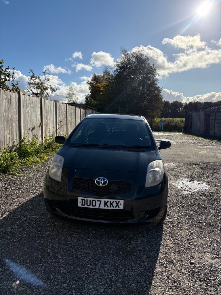 Toyota Yaris 2007 automatic great first car and cheap runner