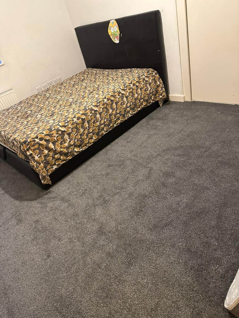 image for 1 room in a 2 bed flat 