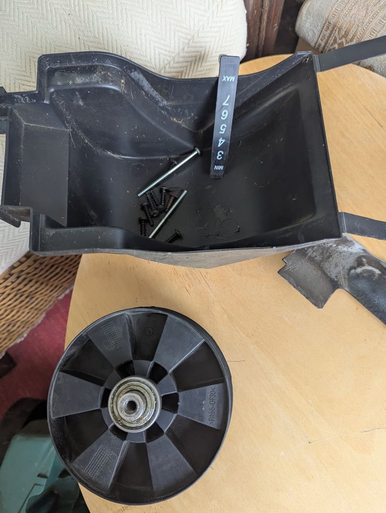 image for Bosch lawnmower universal rotak 650 Parts 