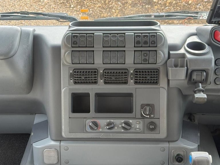 2007 Iveco STRALIS 7 HORSE LEHEL HORSEBOX Diesel Automatic