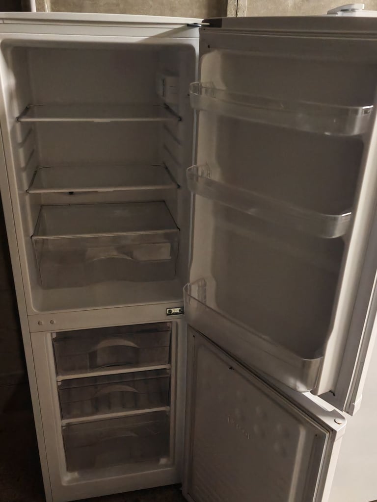 image for Free delivery 🚚🚚 Haden fridge freezer 
