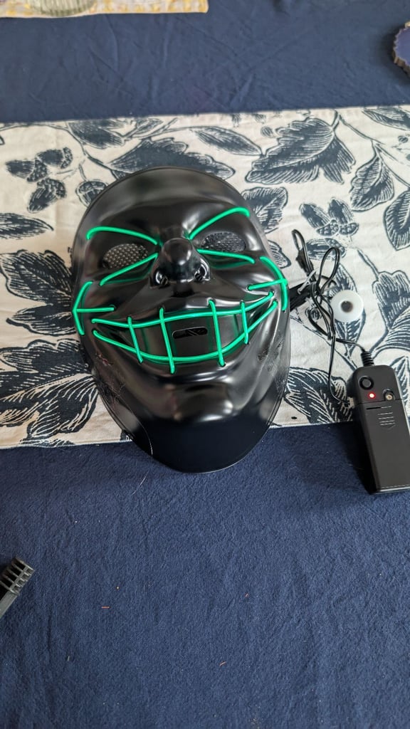 Clown mask and bits