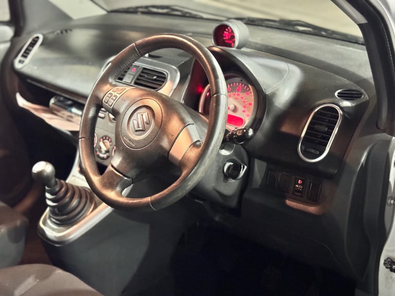 Suzuki, SPLASH, Hatchback, 2012, Manual, 996 (cc), 5 doors