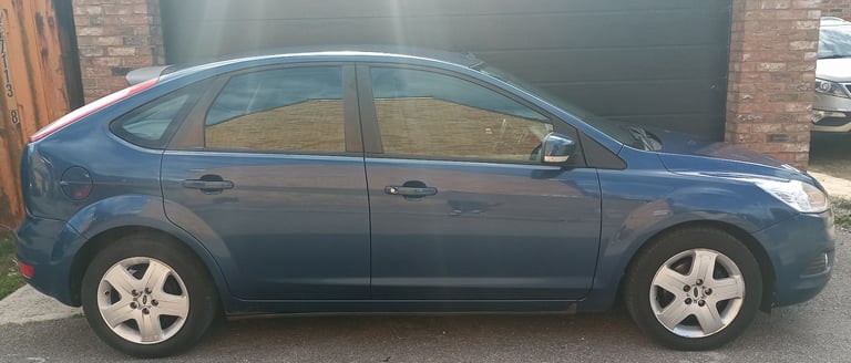 RELUCTANT SALES Well Maintained Automatic Blue Ford FOCUS Hatchback 2008,1596 (cc), 5 doors