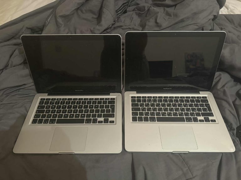 2x MacBook Pro spare or repairs