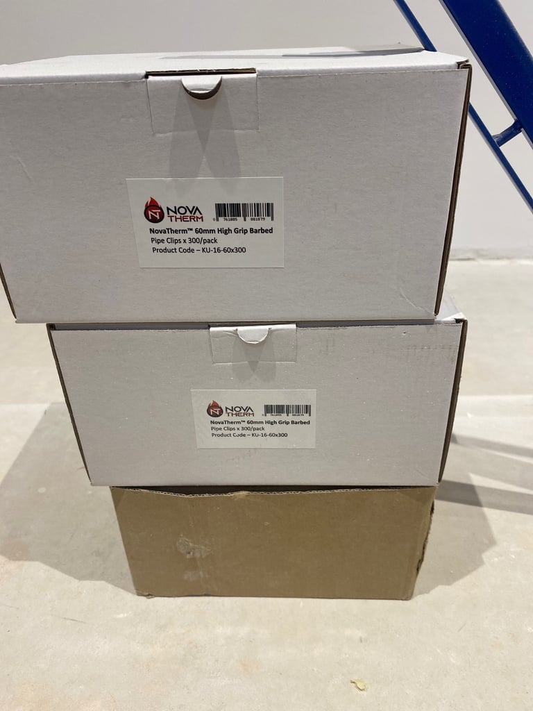 Clip gun for underfloor heating pipes