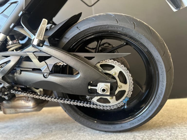 STUNNING ONE OWNER 2023/73 SUZUKI GSX-S 1000 MOTORCYCLE 