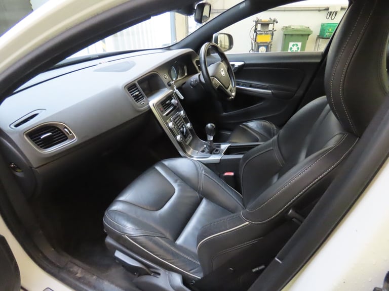 2014 Volvo S60 1.6 D2 R-Design Saloon 4dr Diesel Manual Euro 5 (s/s) (115 ps)