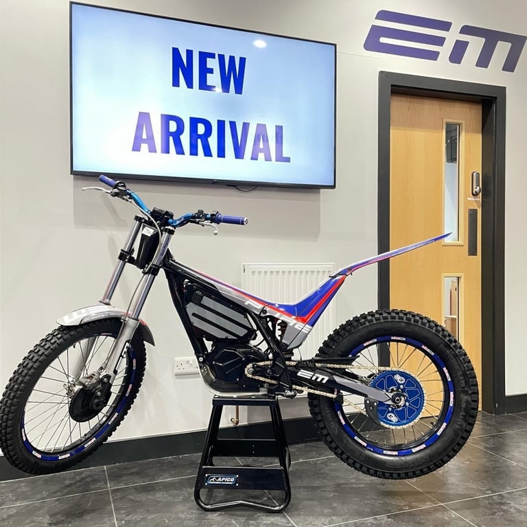 image for 2022 EM EPURE ** EXCELLENT CONDITION** USED ELECTRIC TRIAL **EX SCHOOL**