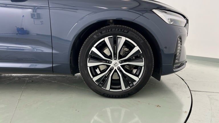 2022 Volvo XC60 Ultimate, B5 AWD mild hybrid, Petrol, Dark Estate Petrol Automatic