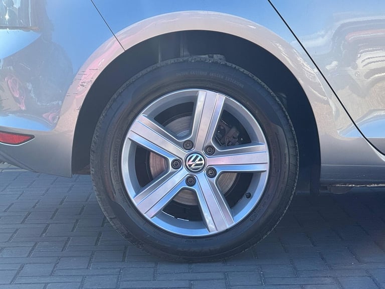 2015 Volkswagen Golf 1.6 TDI BlueMotion Tech Match DSG Euro 5 (s/s) 5dr HATCHBACK Diesel Automatic