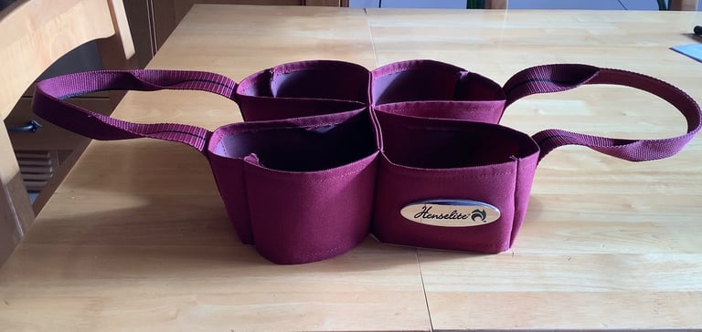 S/H HENSELITE MAROON/BLACK 4-BOWL CARRIER IN A VERY GOOD CONDITION