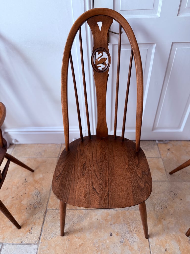 Ercol Extending Dining Table & 4 Chairs