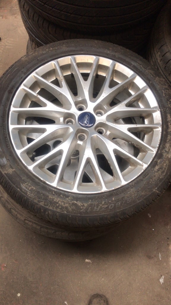 Ford. Focus. Alloy wheel inc tyre.  17”. 