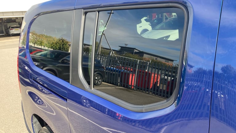 2022 Vauxhall Combo Life 1.5 Turbo D SE XL 5dr [7 seat] MPV DIESEL Manual