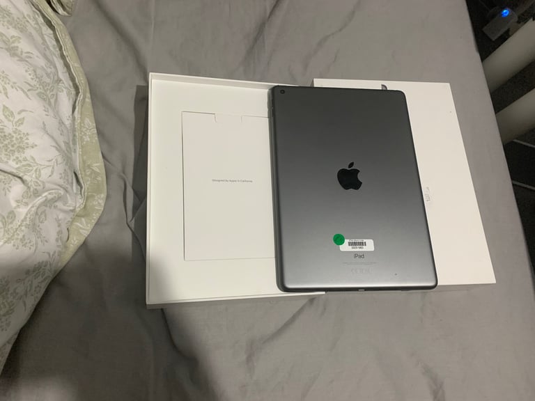 APPLE IPAD 9TH GEN LIKE NEW