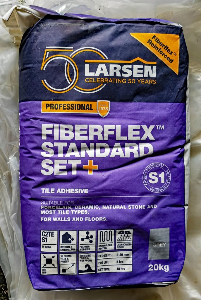 Larsen Professional Standard Set Tile Adhesive 20kg Grey