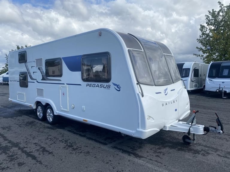 2017 BAILEY PEGASUS PALERMO 5 BERTH FAMILY CARAVAN
