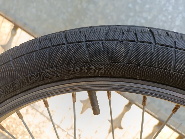 X-RATED SPEKTOR(GREY/BLACK)20 INCH WHEEL BMX BIKE,GIRO EQUIPED,ALLOY BRAKES