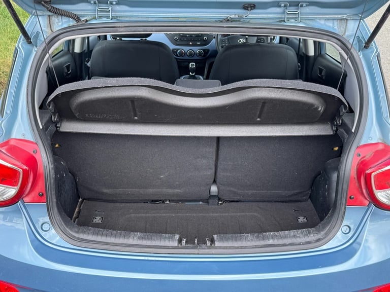 LOW MILEAGE + 2 KEYS