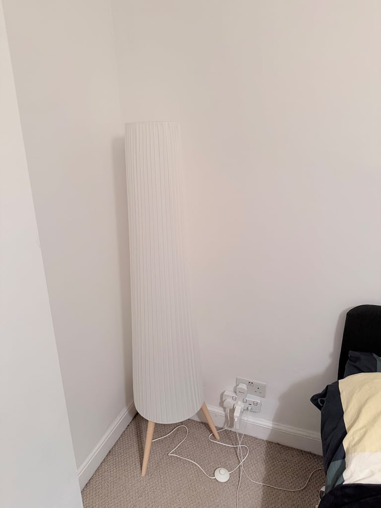 IKEA ÖKENSAND Floor Lamp – Beech/White