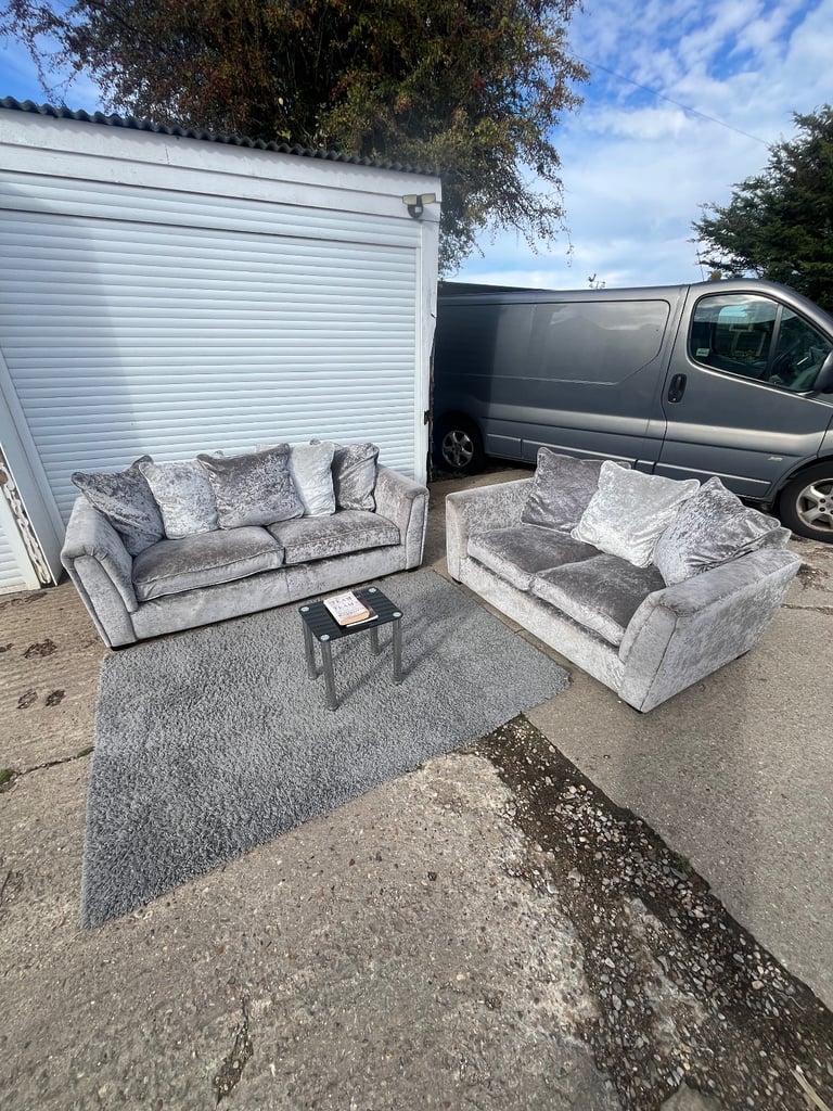 DELIVERY AVAILABLE - Silver Crushed Velvet 3/2 Seater Sofa Set 