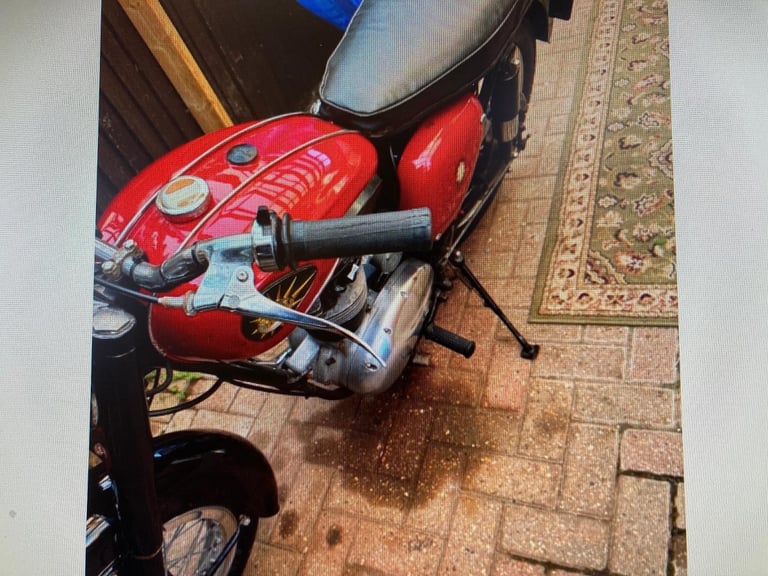 1961 BSA C15 250cc SINGLE (CLASSIC MOTORCYCLE) FULLY SORTED RELIABLE !!