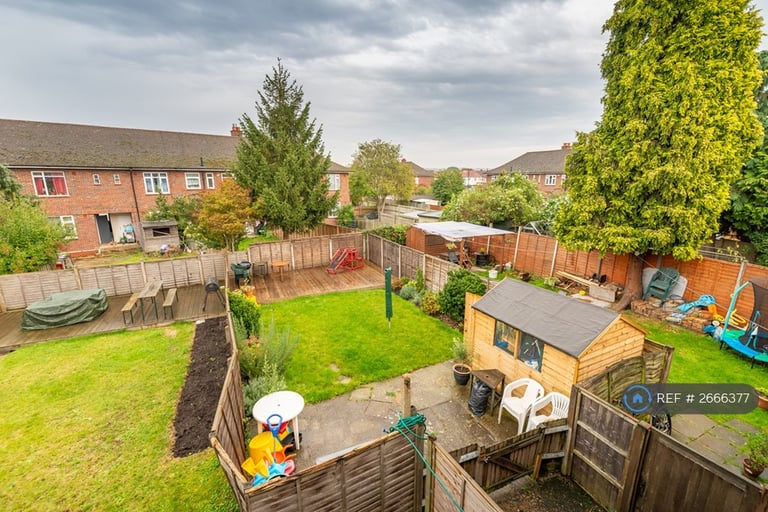 2 bedroom flat in Streatham Common, London, SW16 (2 bed) (#2666377)