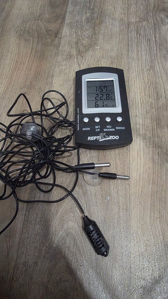 Reptizoo Advanced Combined Digital Thermometer and Hygrometer x2 twin temp probe