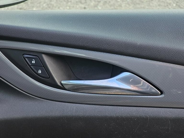 2017 Vauxhall Insignia 1.6 Turbo D ecoTEC Design Nav Grand Sport Euro 6 (s/s) 5dr HATCHBACK Diese...