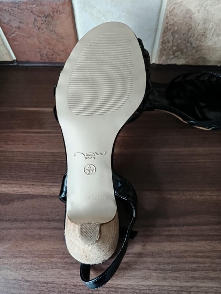 New Look women's going out heel shoes black size 4