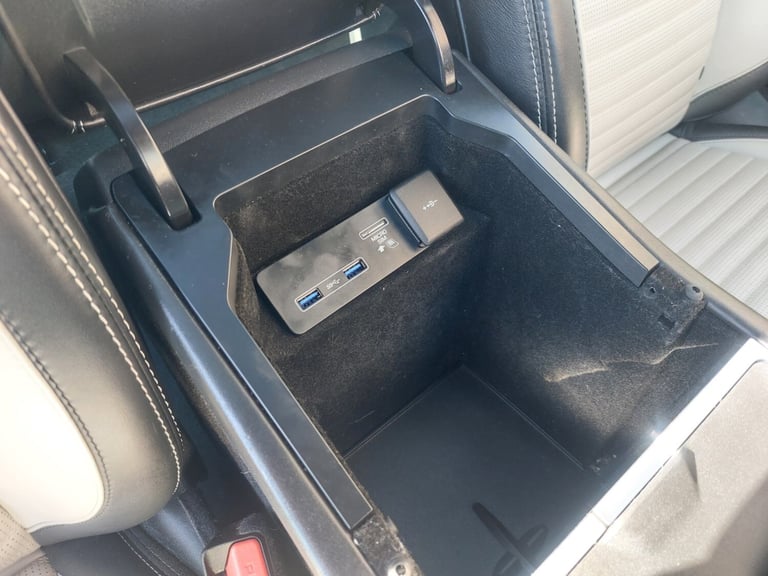 2020 70 Land Rover Discovery Sport P300e HSE R-Dynamic 1.5 Hybrid Auto PHEV