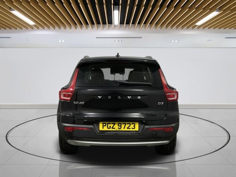 2020 Volvo XC40 2.0 D3 MOMENTUM 5d 148 BHP Estate Diesel Automatic