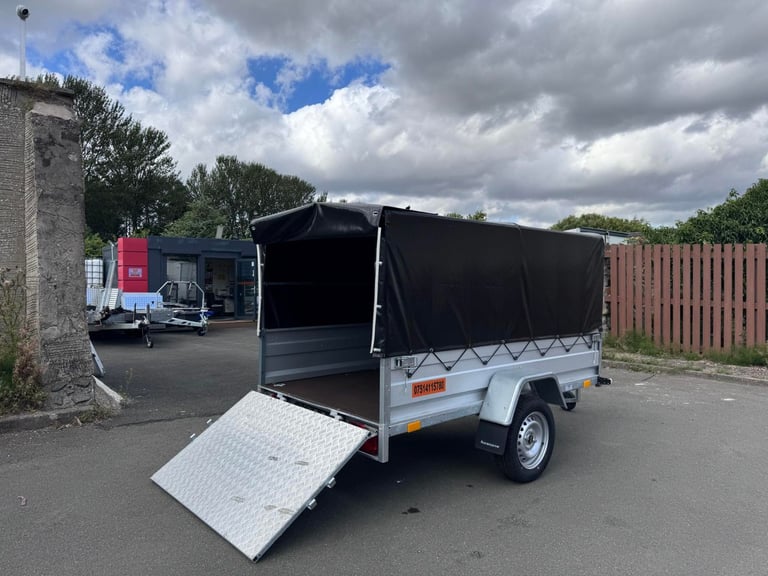 BRAND NEW 7,7ft X 4,2ft SINGLE AXLE TRAILER WITH FRAME,COVER AND RAMP