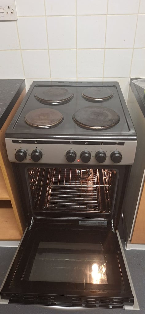 ELECTRIC COOKER EXCELLENT CONDITION £120 o.n.o