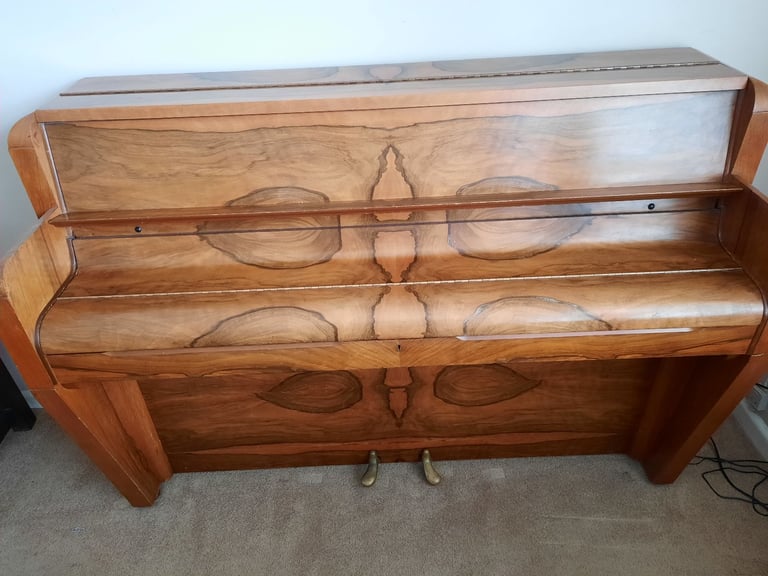 Piano, Berry, 6 octaves