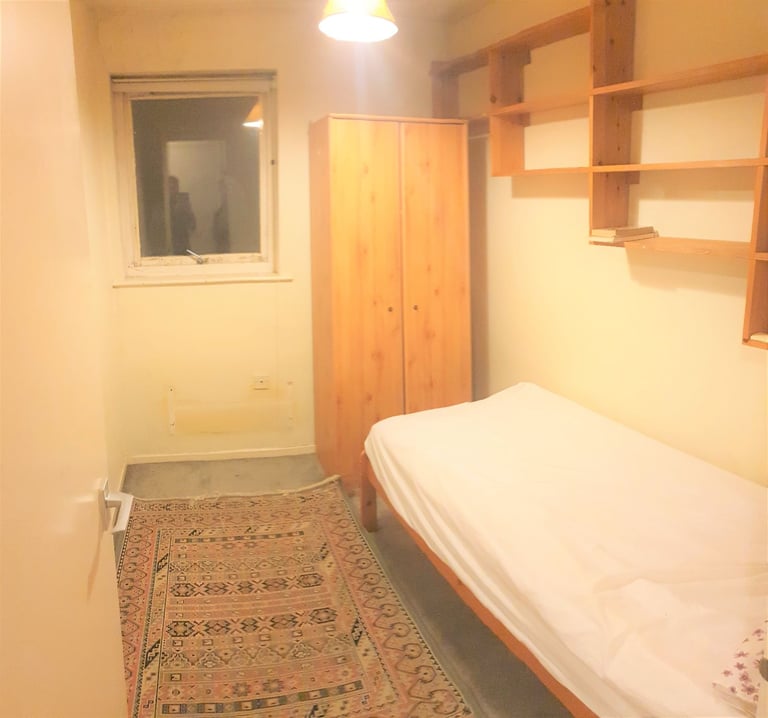 CROSSHARBOUR, E14, LOVELY 2 BEDROOM MODERN APARTMENT AVAILABLE END OF SEPTEMBER 