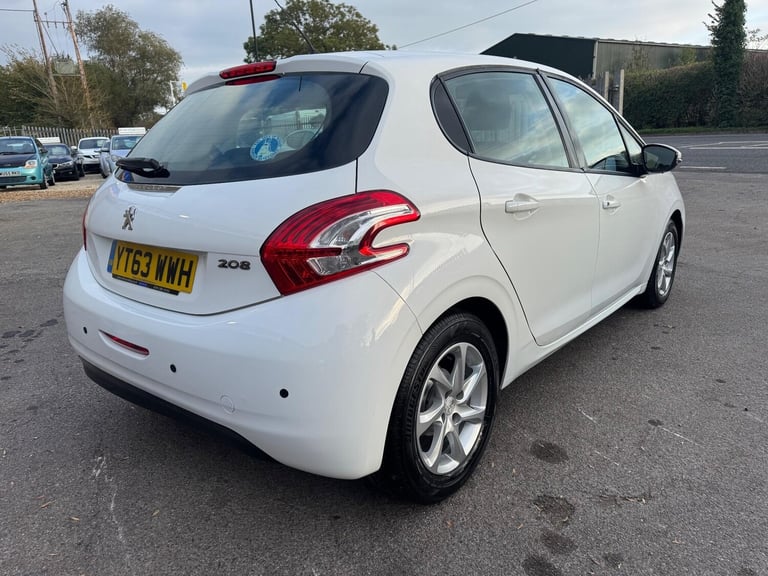  Peugeot 208 1.2 VTi Active Euro 5 5dr Petrol Manual