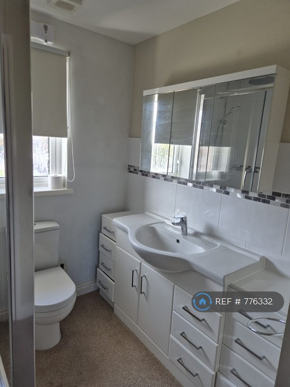 2 bedroom flat in Chatsworth Mews, Sandown, PO36 (2 bed) (#776332)