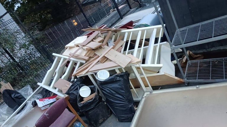 Domestic &Commercial waste removal uk/ waste removal/ man and van waste removal/ rubbish clearance 