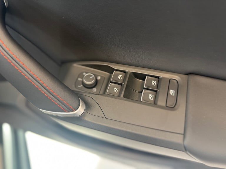 2025 SEAT Leon 1.5 e-Hybrid FR Sport 5dr DSG [DAP] Estate Petrol Parallel PHEV Automatic