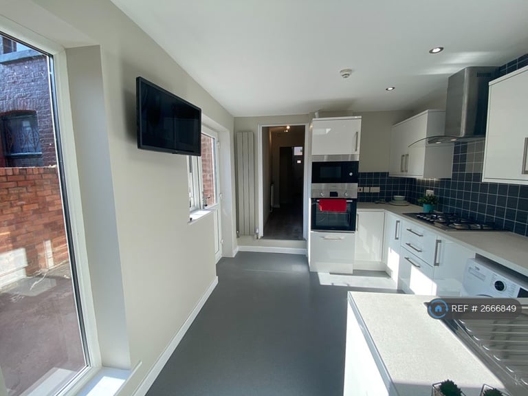 5 bedroom house in Gainsborough Road, Liverpool, L15 (5 bed) (#2666849)