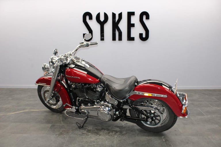 2019 Harley-Davidson FLDE Softail Deluxe in Two Tone Red and Black