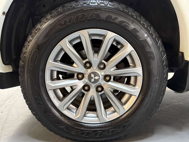2016 Mitsubishi L200 2.4 DI-D DC Warrior 4WD Euro 5 4dr Pickup Diesel Manual