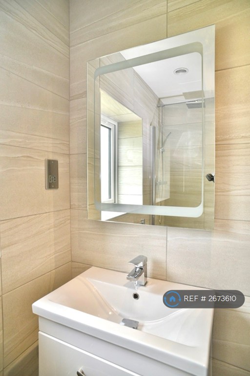 2 bedroom flat in Long Close Lane, Leeds, LS9 (2 bed) (#2673610)