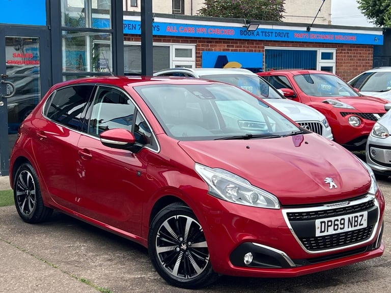 image for 2019 Peugeot 208 1.2 PureTech Tech Edition Euro 6 (s/s) 5dr HATCHBACK Petrol Manual