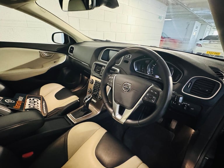 2019 Volvo V40 Cross Country 1.5 T3 Edition Auto Euro 6 (s/s) 5dr HATCHBACK Petrol Automatic