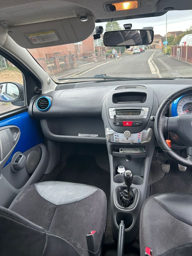 Toyota, AYGO, Hatchback, 2010, Manual, 998 (cc), 5 doors
