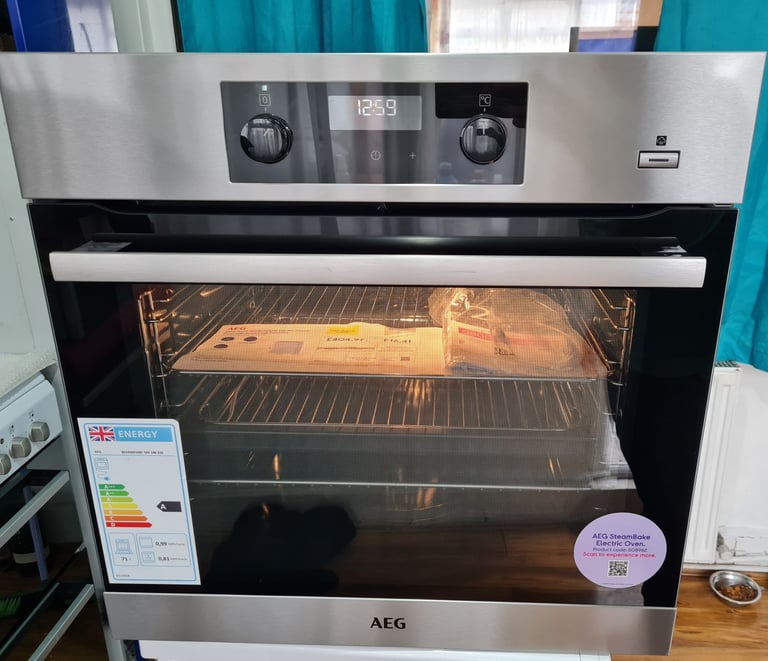 AEG SteamBake multifunction single electric oven built-in brand new 